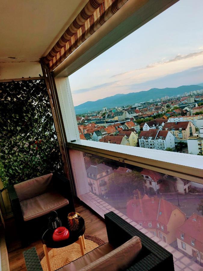 Superbe Appartement Colmar Avec Vue Et Jacuzzi Exterior photo