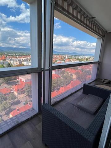 Superbe Appartement Colmar Avec Vue Et Jacuzzi Exterior photo